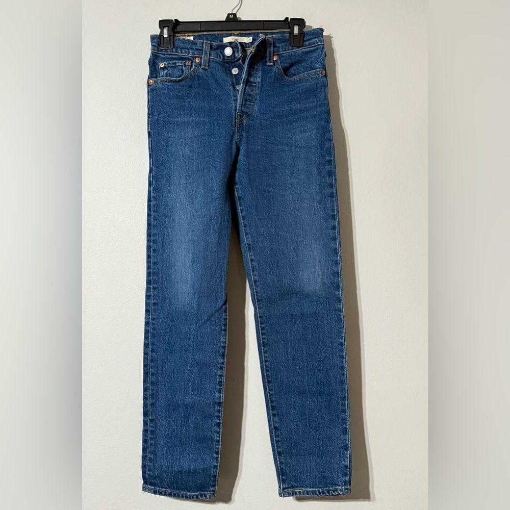 High Rise Straight Leg Jeans Medium Wash Denim Levi's Premium Wedgie Size 26